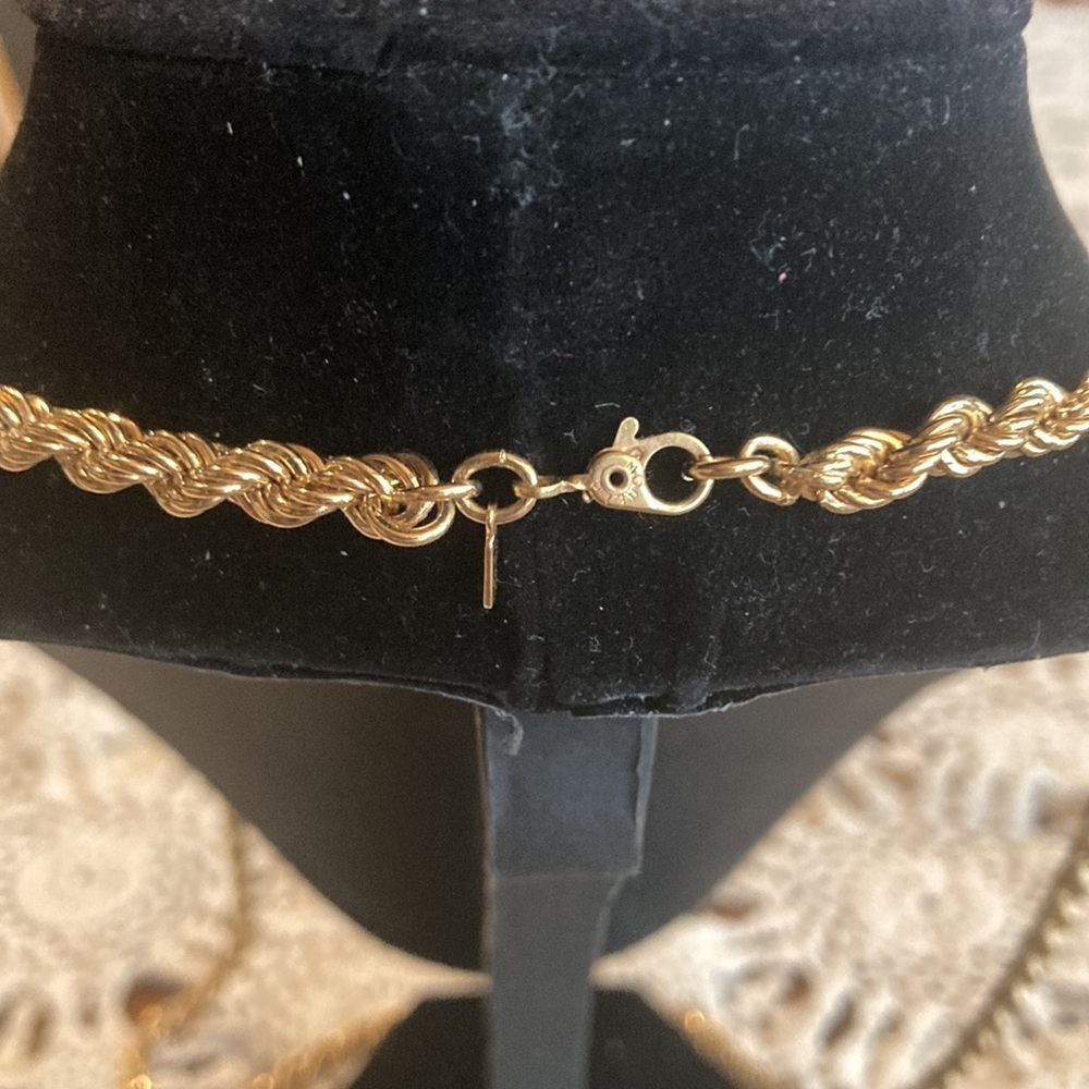 MONET Vintage 28” Heavy Gold Tone Rope Chain - Picture 11 of 12